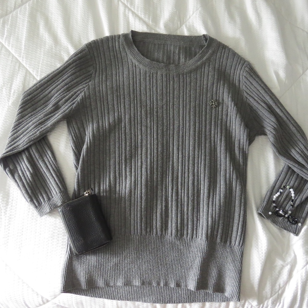 - Women's Size Medium